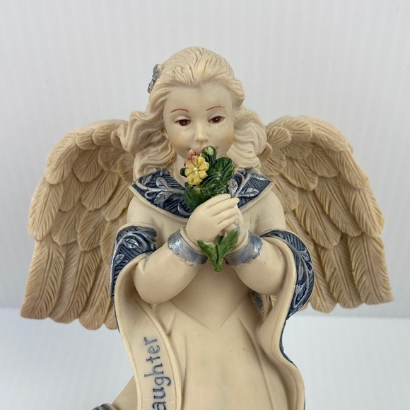 Sarah's Angels Granddaughter Figurine Resin Angel by Mindspring Studios 2005 - Picture 2 of 10